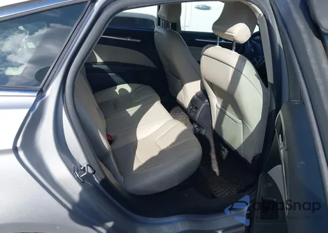 2018 Ford Fusion Hybrid Titanium из США, поврежденный, VIN 3FA6P0RUXJR141547